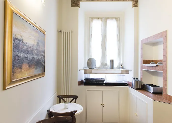 Domus Trevi Oda ve Kahvaltı 4*