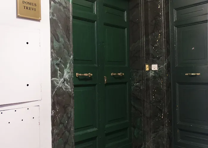 Domus Trevi Oda ve Kahvaltı 4*