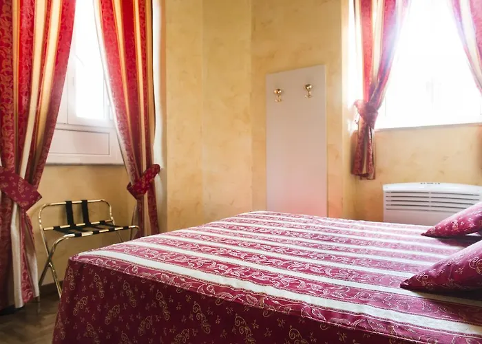 Oda ve Kahvaltı Domus Trevi